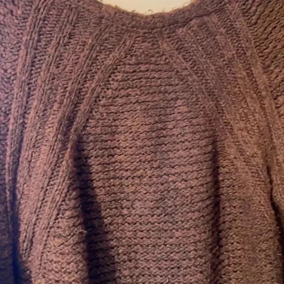 Universal Thread Women’s XS V Neck Sweater - Picture 6 of 6